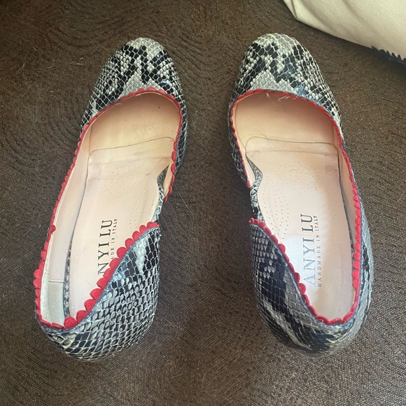 Anyi Lu Snakeskin Style Block Heel With Red Trim - Picture 5 of 9